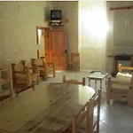 Shared Cauchi Corner House With Roof Pool And Pay Per Use Aircondition *
