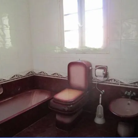 Shared Cauchi Corner House With Roof Pool And Pay Per Use Aircondition منزل للإقامة