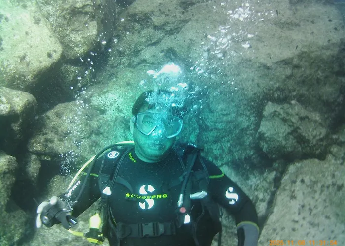 Shared Cauchi Corner House With Roof Pool And Pay Per Use Aircondition Pansiyon Għarb